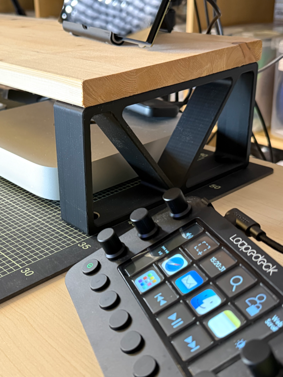 Monitor riser