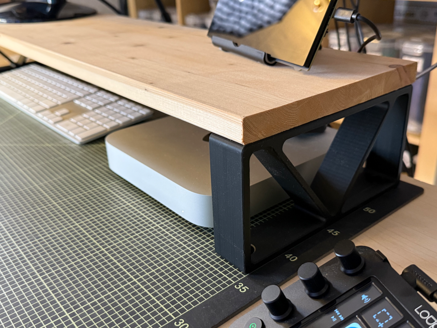 Monitor riser